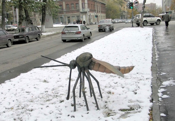 komar-sml.jpg